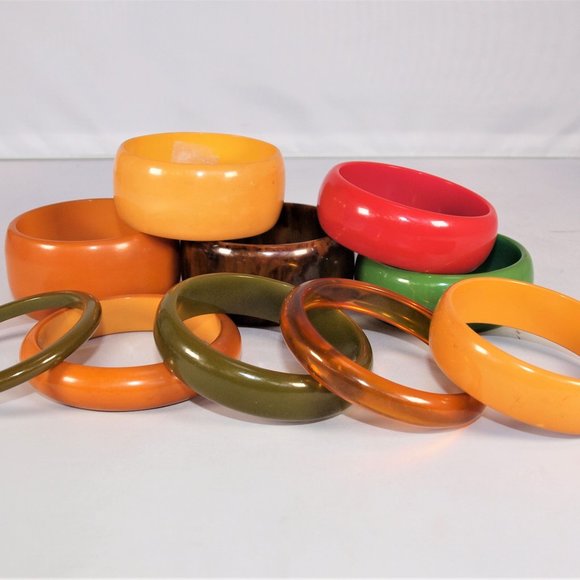 Olive Green Wide Vintage Bakelite Bangle - Picture 2 of 4